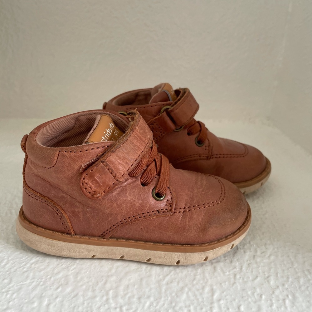 Stride Rite Walker shoes size 4